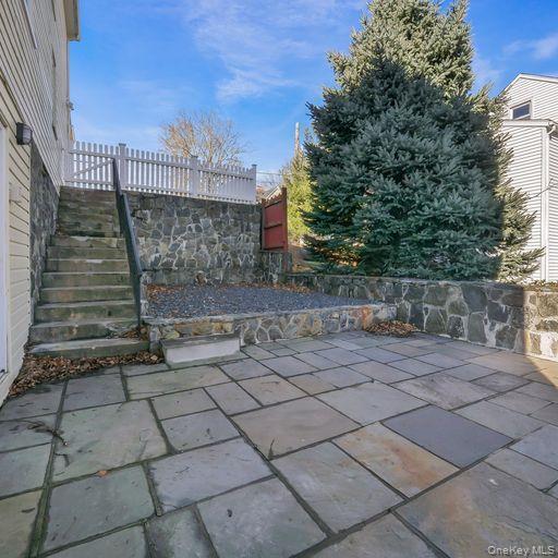 Building Photo - 27 Fremont St