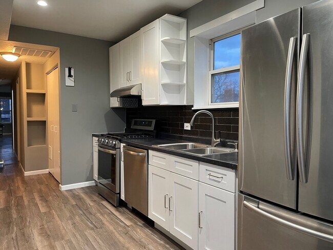 Foto del edificio - 1438 N Campbell Ave