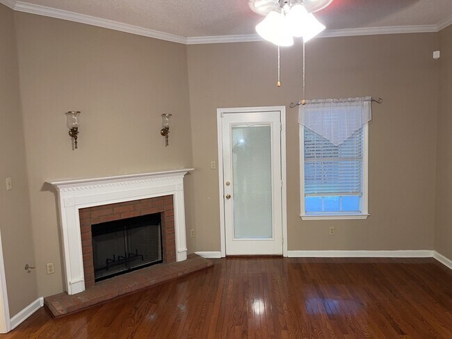 Foto del edificio - 2966 Woodland Ash Cove