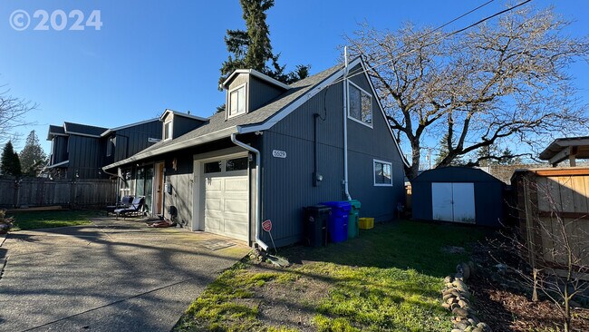 Building Photo - 5529 SE 68th Ave