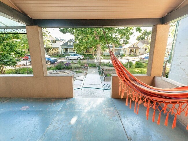 Building Photo - 30 Fox St