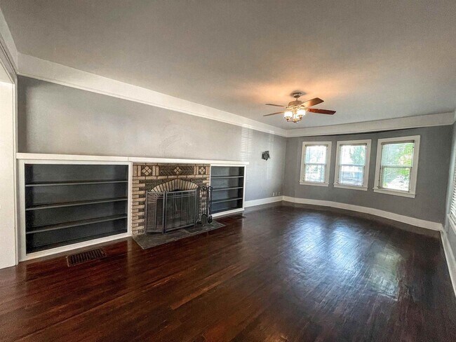 Foto del edificio - 3 br, 1.5 bath House - 212 N Kansas (357)