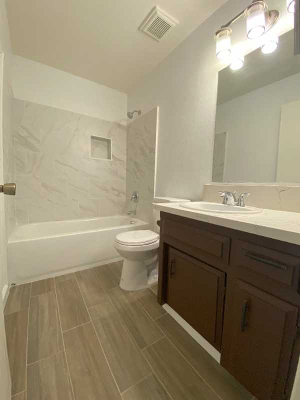 Building Photo - 4417 Parkwood Ct