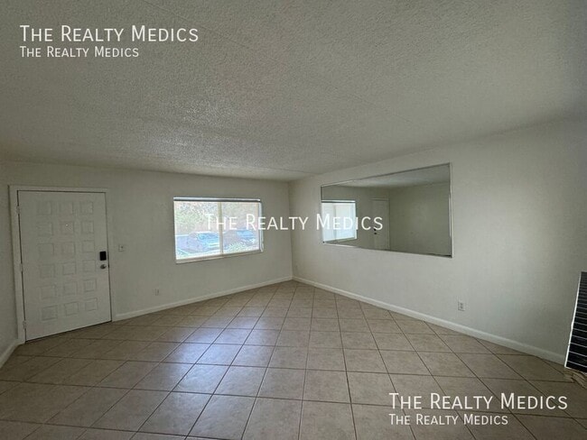Building Photo - 1030-633 S Palmetto Ave-