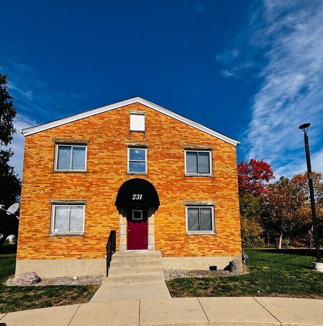 Foto del edificio - Newly Renovated 2 bedroom in Fairborn! Clo...