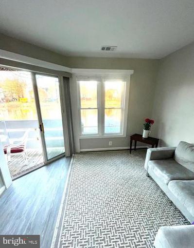 Building Photo - 7604 Lakeside Village Dr