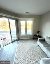 Building Photo - 7604 Lakeside Village Dr