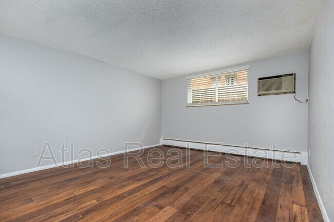 Foto del edificio - 1420 N Moline St