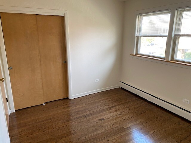 Building Photo - 5450 N Artesian Ave