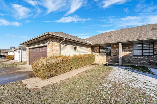 Building Photo - 3348 S Doris Ct