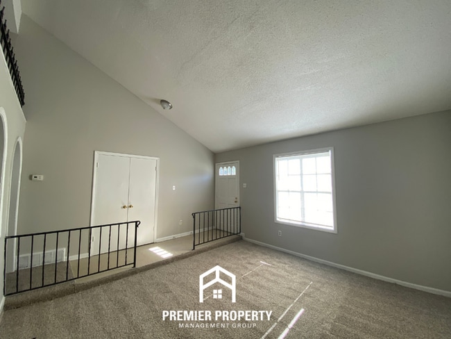 Building Photo - 3796 St Elmo Ave