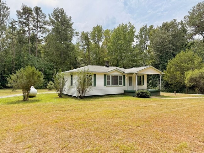 Building Photo - 620 Forksville Rd