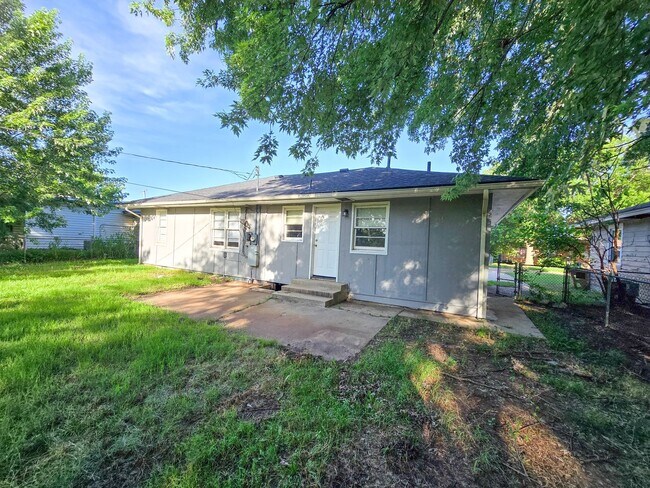 Foto del edificio - 3 Bedroom 1 Bath Home in Shawnee!