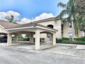Building Photo - 915 Fairwaycove Ln