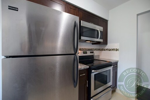 Foto del edificio - 7545 N Winchester
