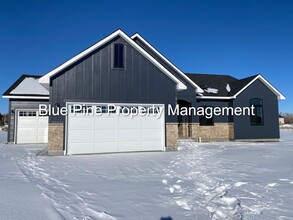 Building Photo - 1104 Cypress Loop Building Photo - 1104 Cypress Loop
