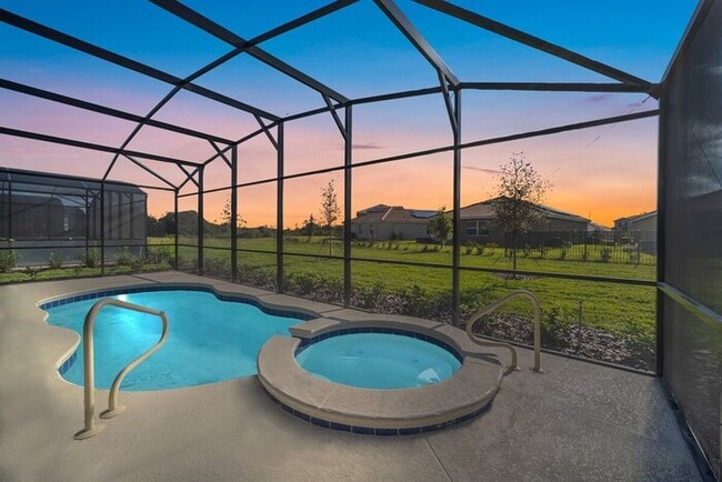Building Photo - 7551OL  Brand New 7 Bed Villa With Pool & ...