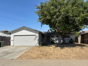 Building Photo - 8739 Crucero Dr