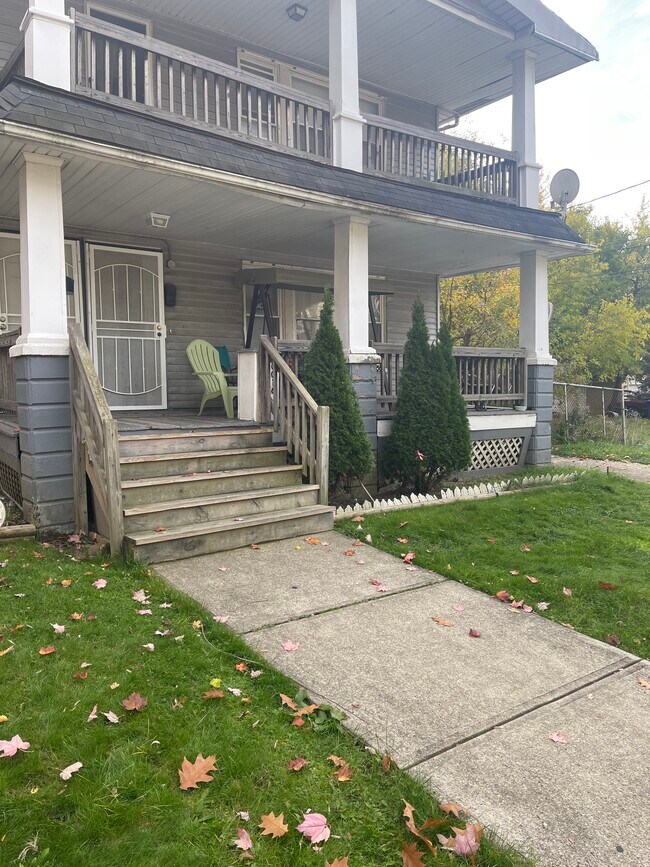 Foto del edificio - 10016 Anderson Ave
