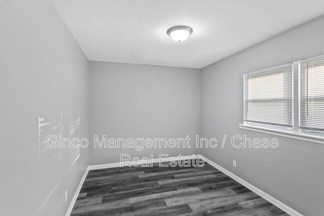 Building Photo - 991 Tollview Ave