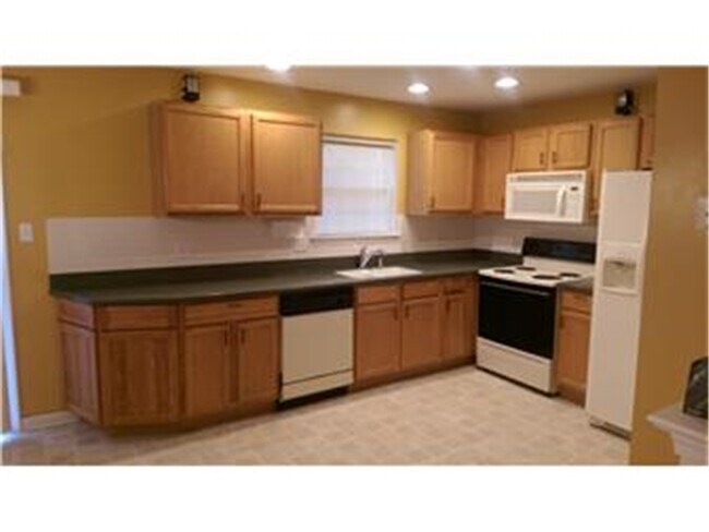 Building Photo - 345 N Barrington Ct
