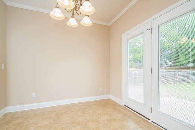 Building Photo - 2213 Strickland Dr