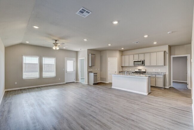 Building Photo - Newer Home For Rent  in Mustang Schools! 3...