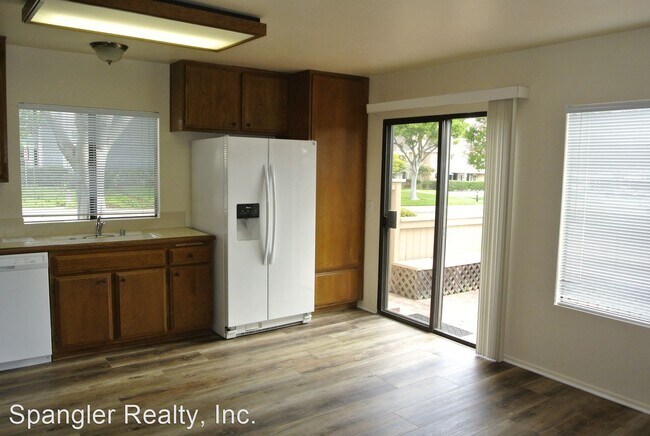 Building Photo - 2 br, 1.5 bath House - 6962 Carnation Drive