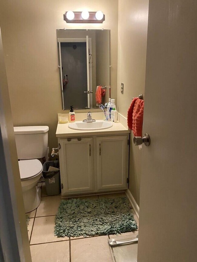 Foto del edificio - 126 Glenwood Ave