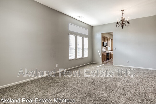 Building Photo - 2261 Silverlace Pl