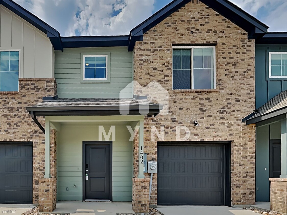 Primary Photo - 3 br, 2.5 bath Townhome - 1402 Boxwood Ln
