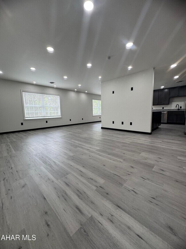 Foto del edificio - 8495 Woodbury Pike