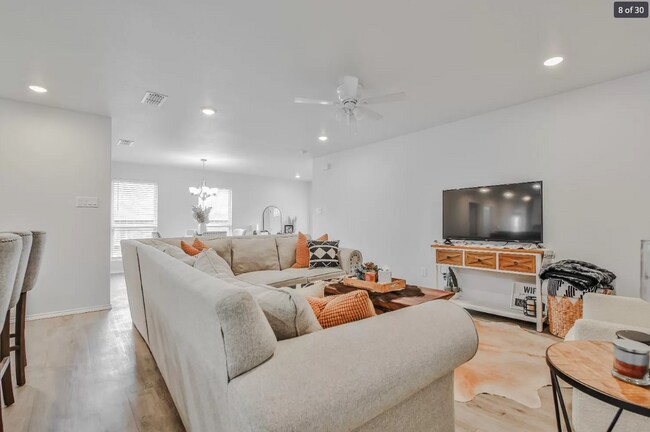 Foto del edificio - 3/2/2 in Lincoln 16!