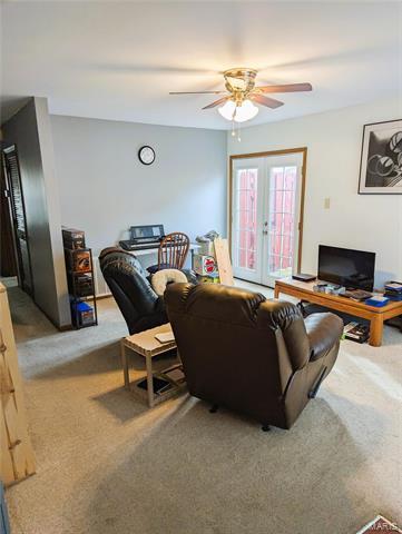 Building Photo - 554 Spring Glen Dr