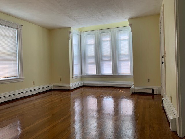 Building Photo - 113 Myrtle St