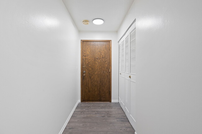 Building Photo - 3200 Virginia Ave S