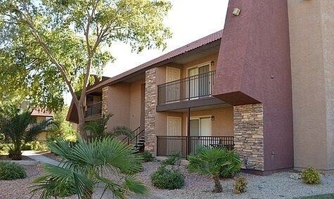 Foto del edificio - Avail Immediately: Beautiful 2 Bedroom 1 Bathroom condo Freshly Painted, New Carpet