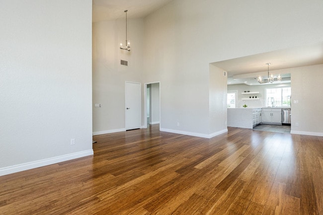 Building Photo - 2692 Amber Dr