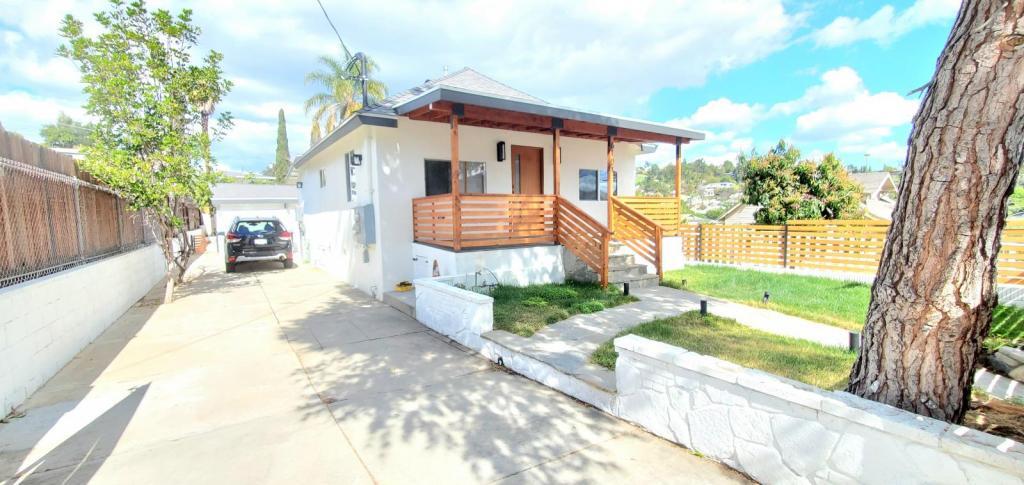 Primary Photo - 6101 Springvale Dr