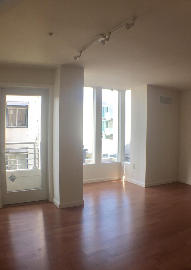 Building Photo - 1 bedroom in San Francisco CA 94109