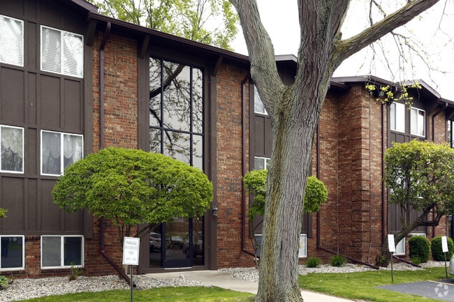 Building Photo - ONE11 RESIDENCES - MONROE