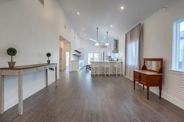 Foto del edificio - 356 W 15th St