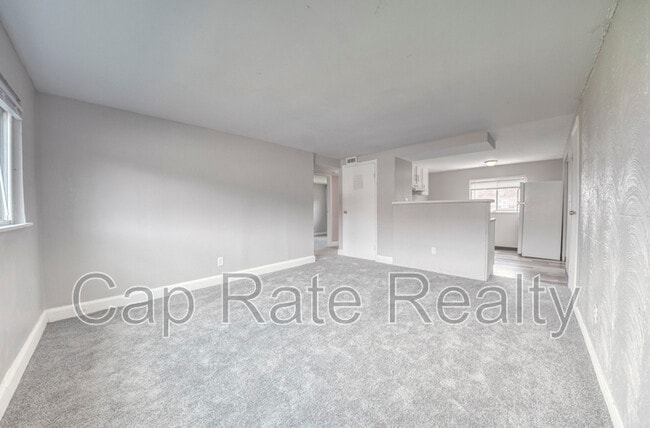 Building Photo - 3632 Cushing Dr