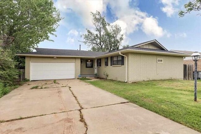 Building Photo - 3 Bedroom, 1.5 Bath Beauty!
