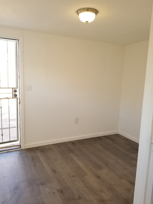 Foto principal - 1815 E 8th St