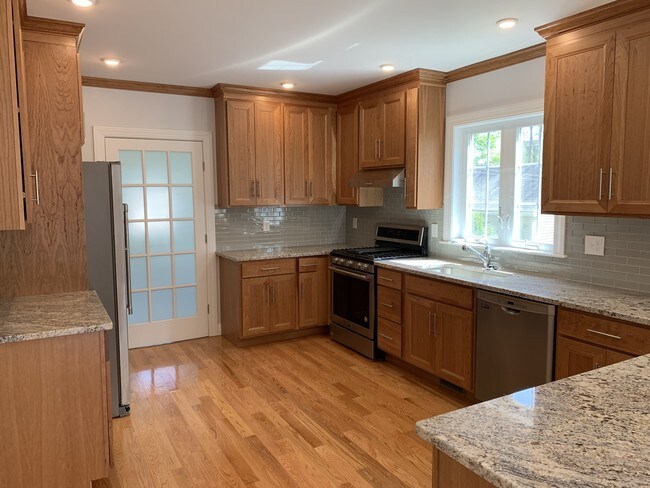 Building Photo - 25 Olney St