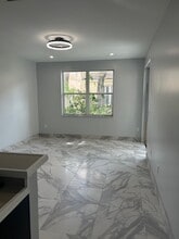 Building Photo - 525 NW 87th Way