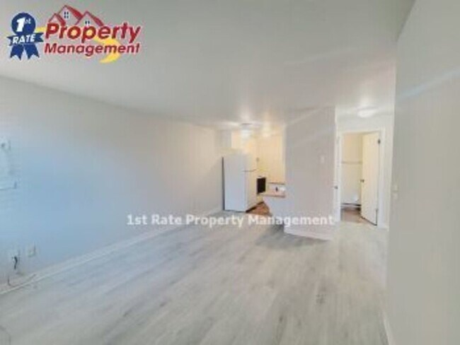 Foto del edificio - 1681 N Laurel St