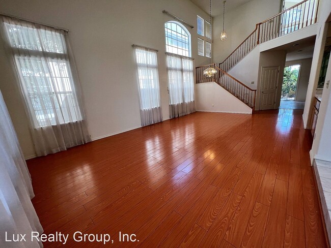 Building Photo - 4 br, 3 bath House - 1459 Maxwell Way