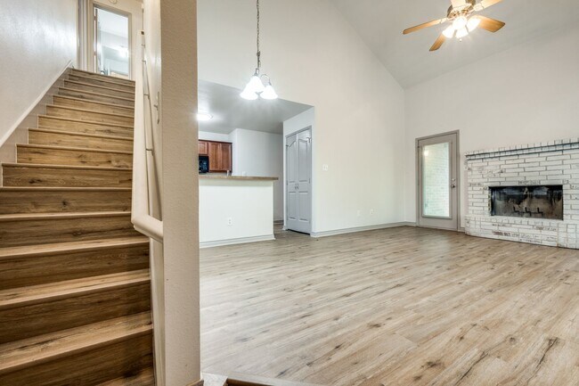 Building Photo - 596 Harbour Town